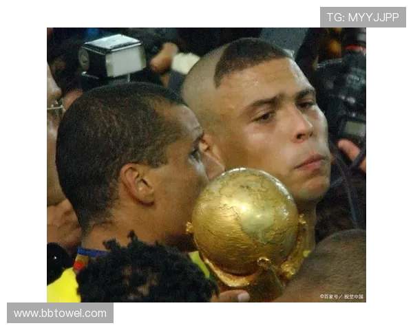 黑人足球明星涉嫌谋杀案引发社会热议与舆论风暴